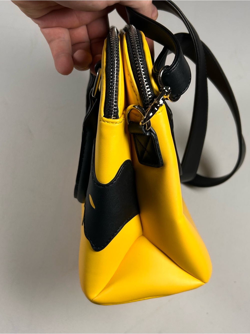 Loungefly Peanuts Crossbody Purse Charlie Brown RARE - Picture 8 of 13